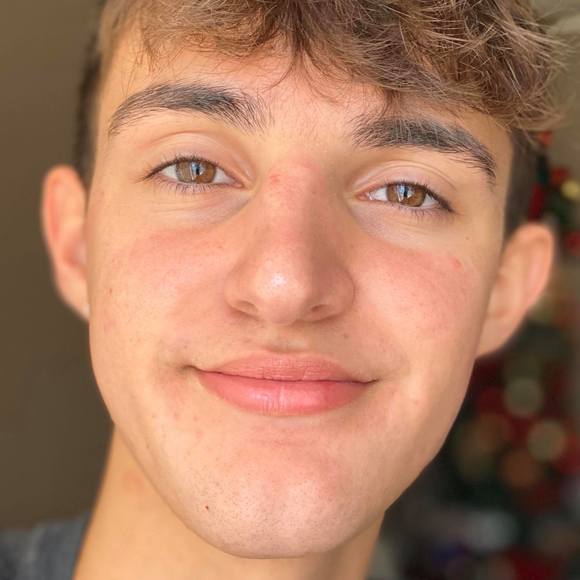 Meet your Posher, Lucas - Picture 1 of 1